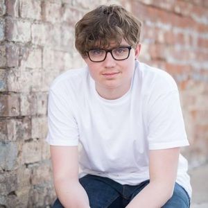 Meet your Posher, Zachary